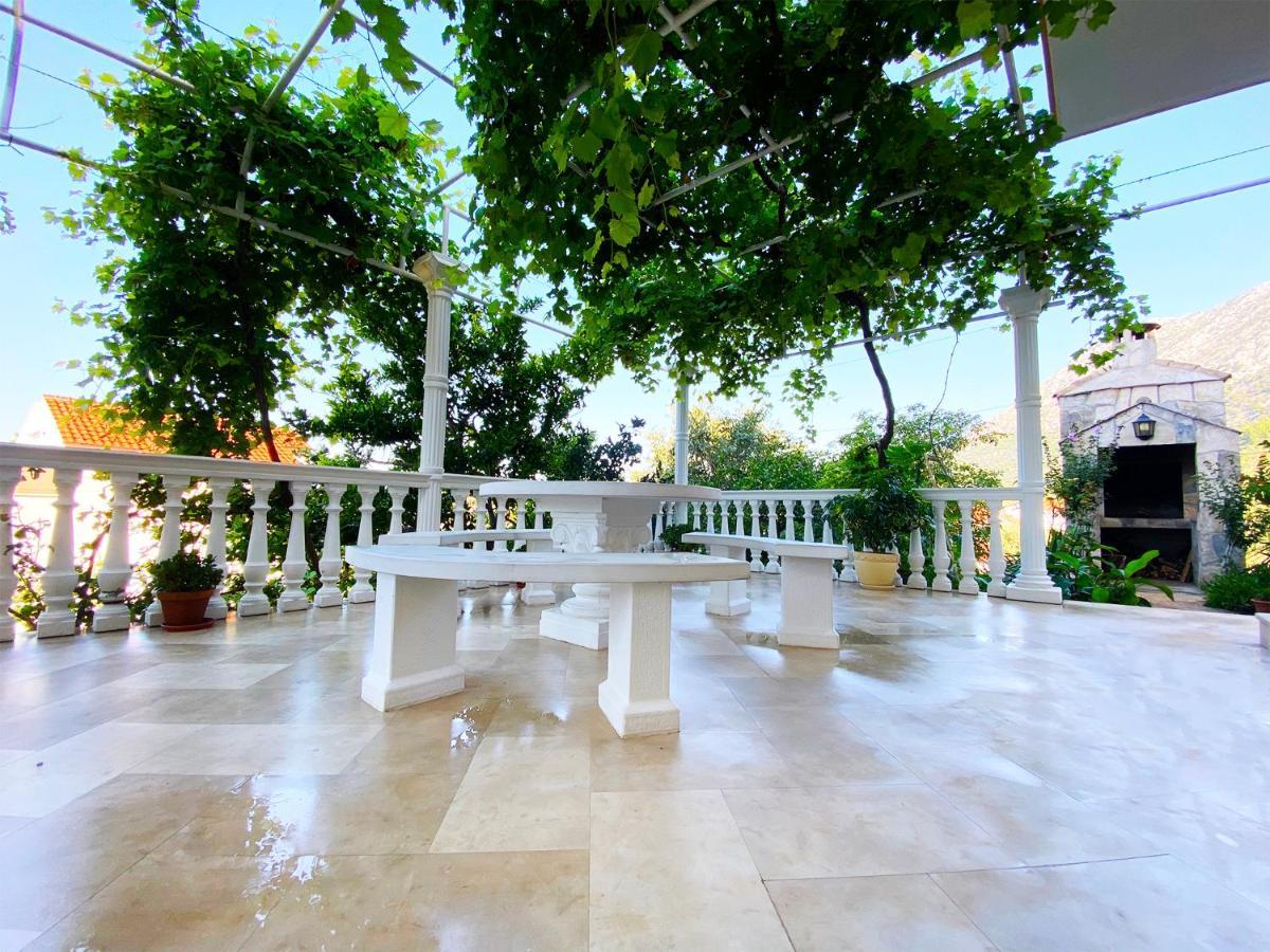 Apartments And Rooms Katarina Zivogosce Exterior photo