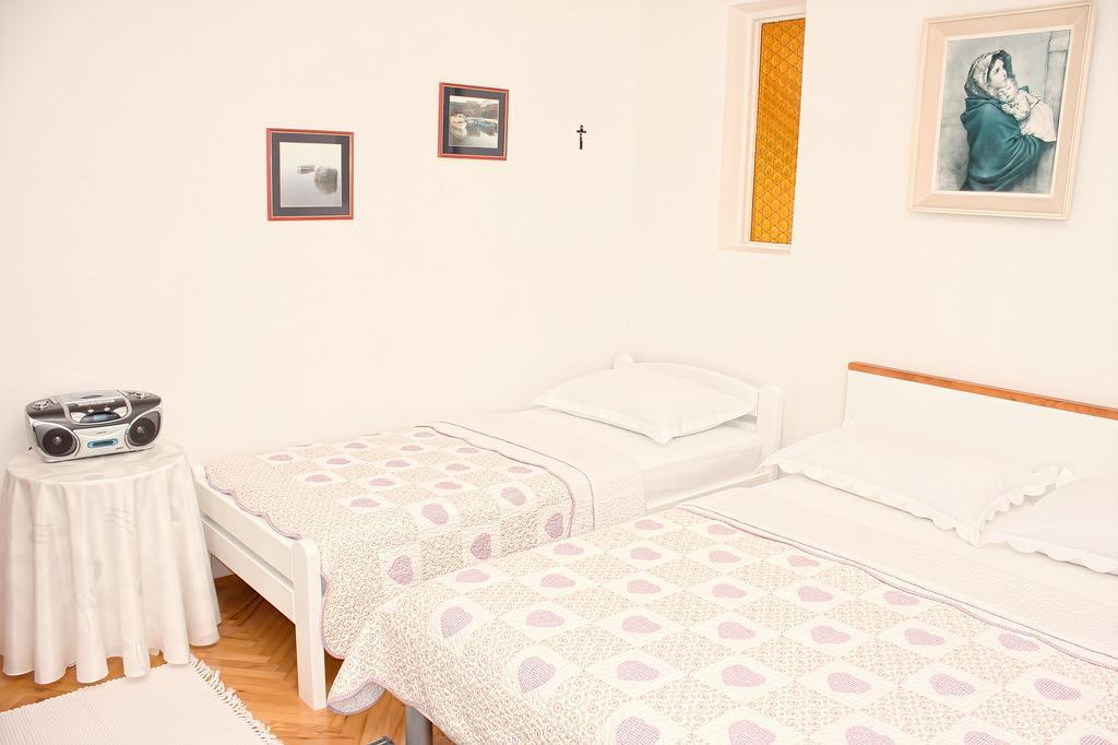 Apartments And Rooms Katarina Zivogosce Exterior photo